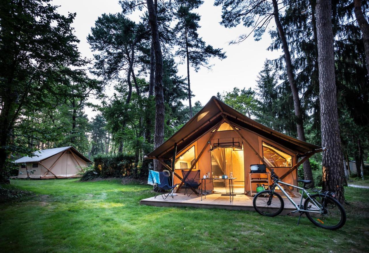 ホテル Camping La Pinede エクヌヴェクス 部屋 写真