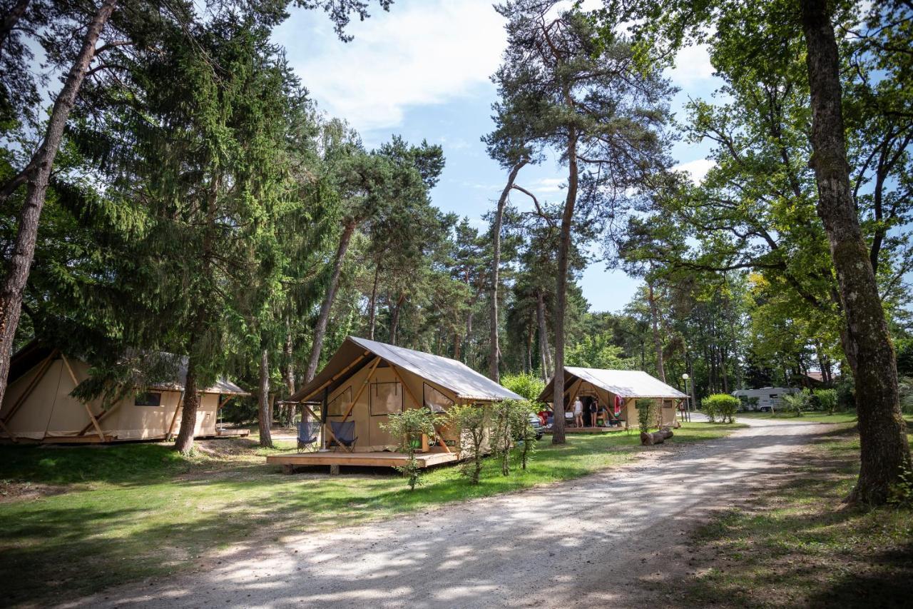 ホテル Camping La Pinede エクヌヴェクス エクステリア 写真