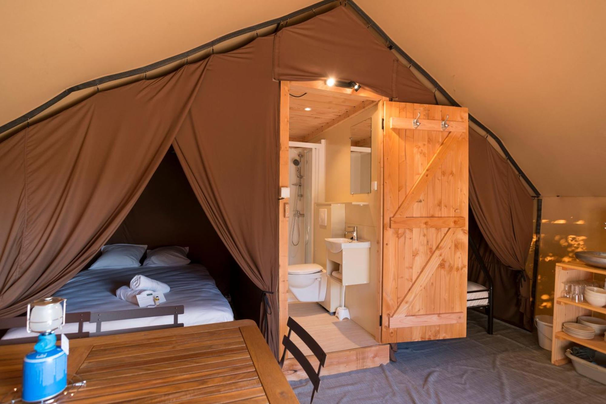 ホテル Camping La Pinede エクヌヴェクス 部屋 写真