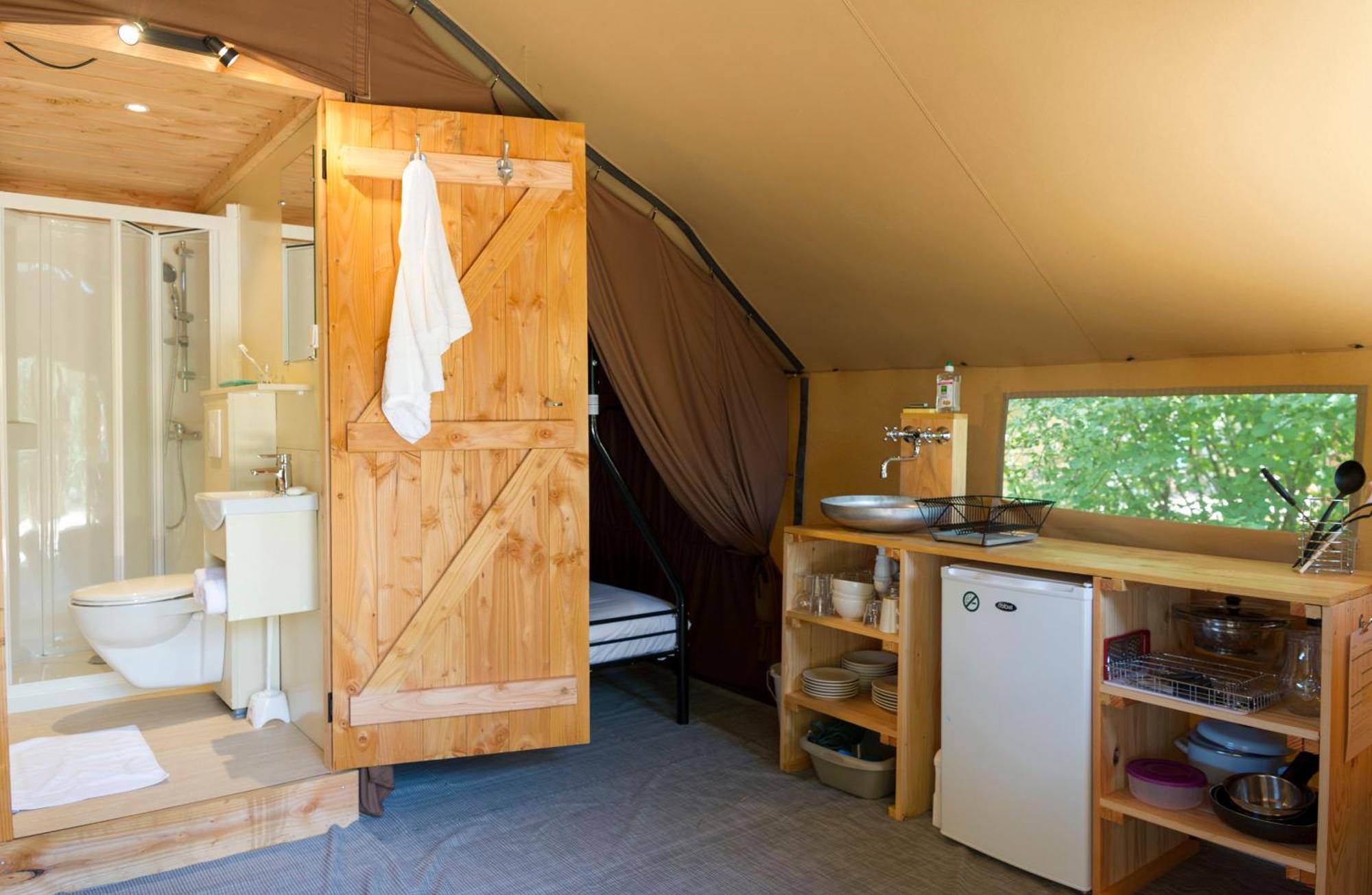 ホテル Camping La Pinede エクヌヴェクス 部屋 写真